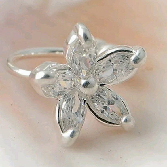 EAR CUFF CRYSTAL FLOWER SILVER ~ ADJUSTABLE - Picture 2 of 4